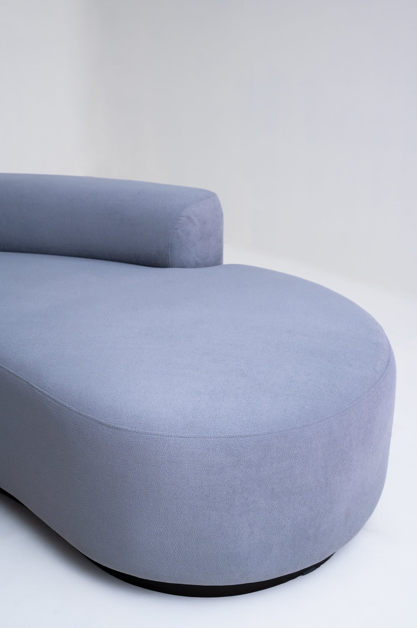 Lady Crescent, seating — photo 2 of 6