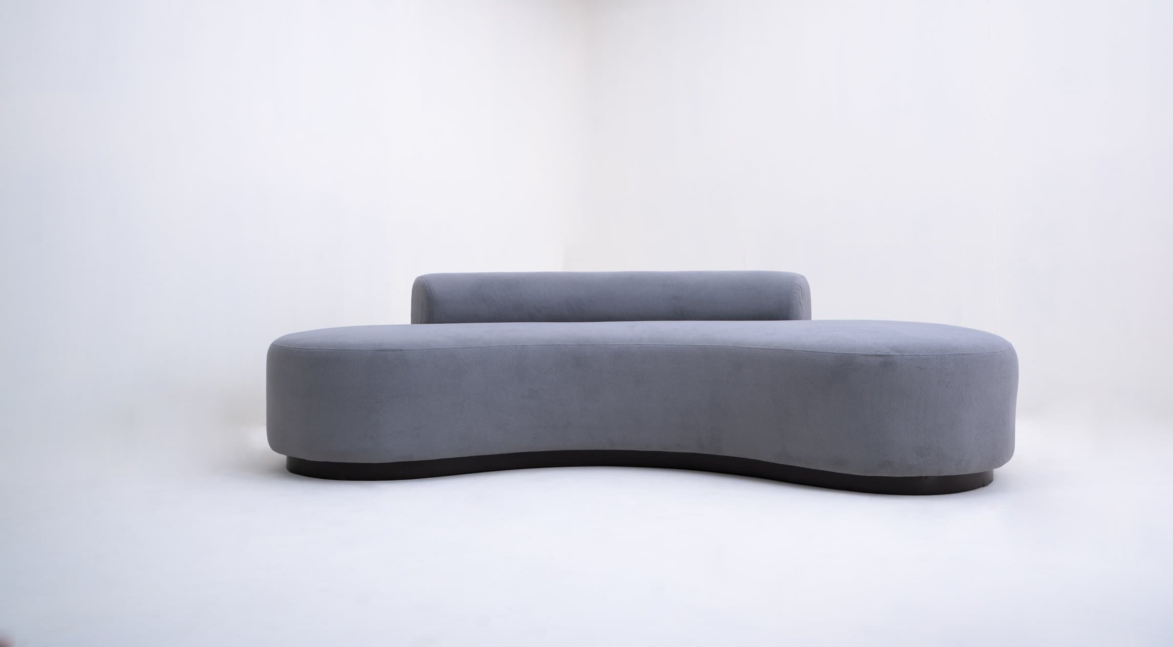 Lady Crescent, seating — photo 4 of 6