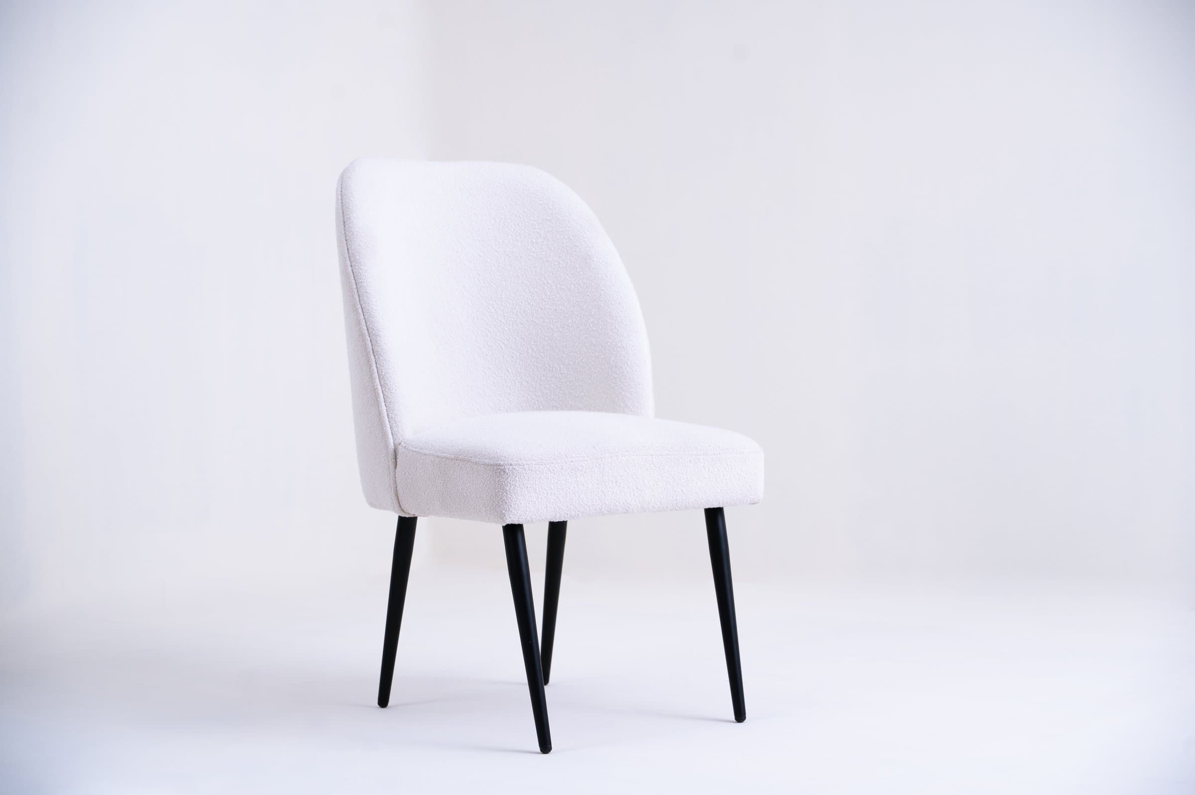 Miss Pearl, seating — photo 2 of 3