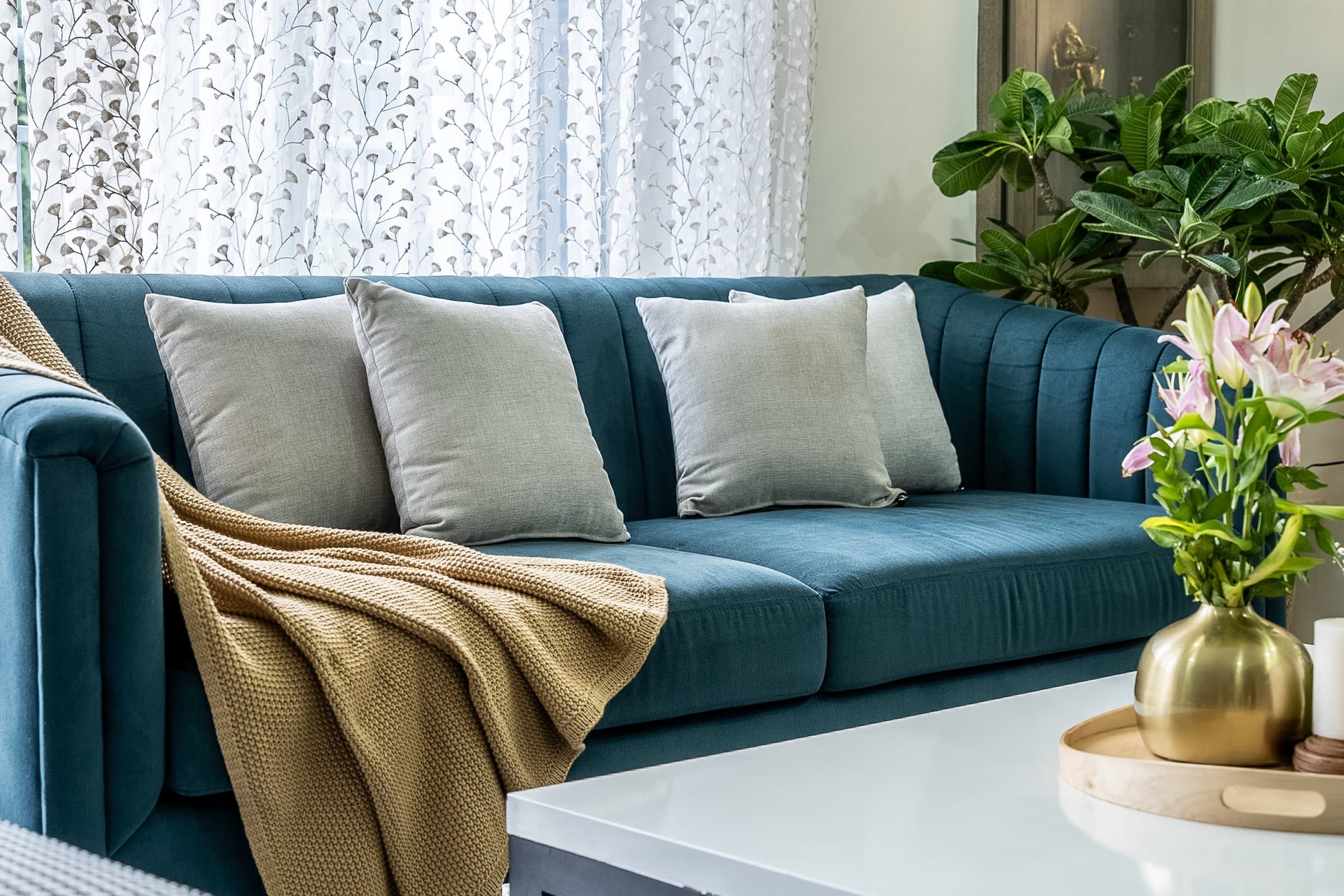 A 1,500 sq. ft. home where every room commits to its own colour — photo 12 of 31