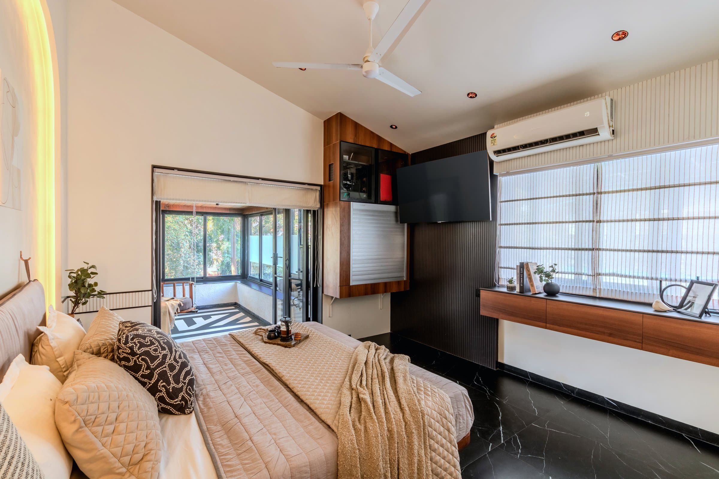 A 700 sq. ft. bedroom where storage disappears into every corner — photo 16 of 23