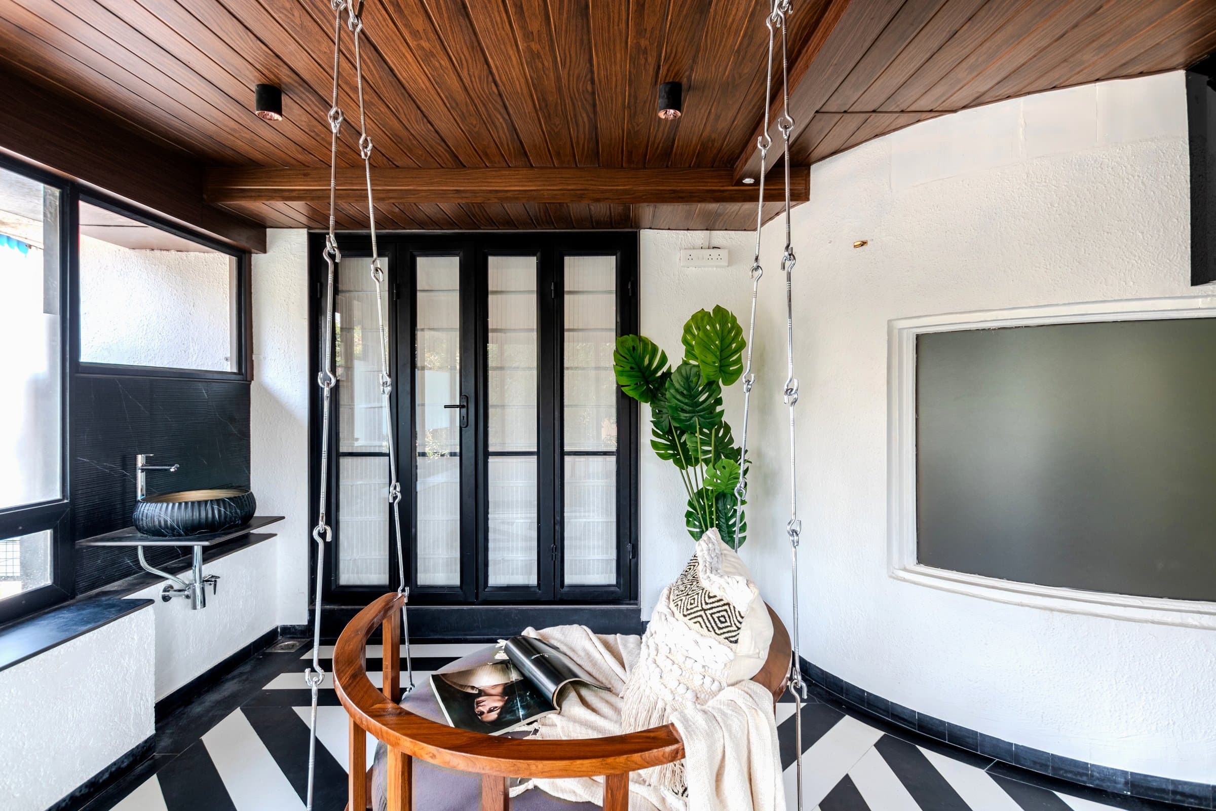 A 700 sq. ft. bedroom where storage disappears into every corner — photo 22 of 23